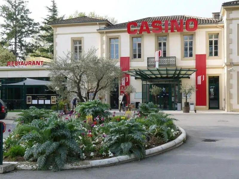 Apartment Vide Grenier 13 Octobre Charme Provencal Sur Verdon Ideal Pour Des A Petits Prix Egalement Pour Missions Et Mutations Sur Cadarache Chantier Iter Cohabitation Avec Collaborateurs Ou Petite Famille Dans L'attente D'acquerir Un Loge Vinon-sur-Verdon